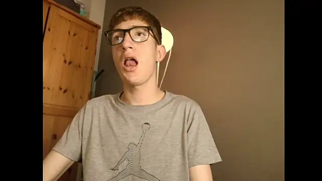 Snapshot of Erick_Taylor3 chatting on 12.16.25 Erick Taylor3 online show from 12.16.25