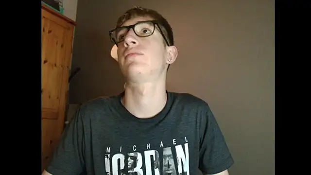 Snapshot of Erick_Taylor3 chatting on 12.19.25 Erick Taylor3 online show from 12.19.25