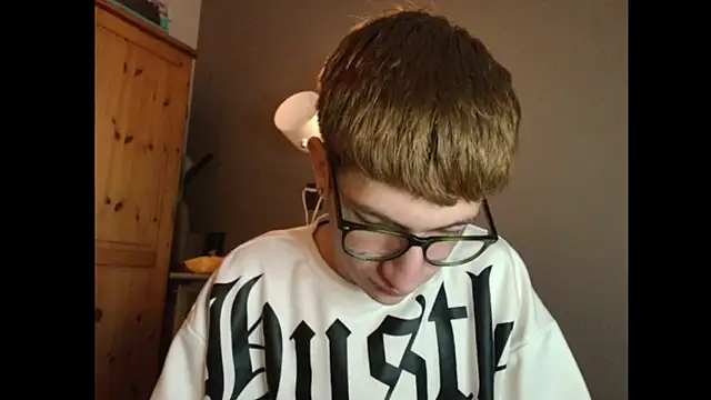 Snapshot of Erick_Taylor3 chatting on 12.21.25 Erick Taylor3 online show from 12.21.25