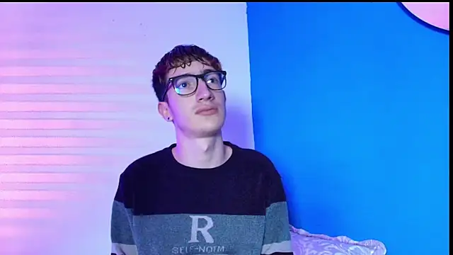 Snapshot of Erick_Taylor3 chatting on 02.14.26 Erick Taylor3 online show from 02.14.26