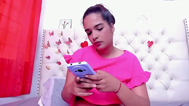 Snapshot of celena_wonder chatting on 03.21.26 celena wonder online show from 03.21.26