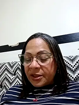 Snapshot of milf_Anguie50 chatting on 10.23.25 milf Anguie50 online show from 10.23.25