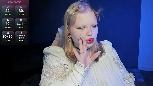 Snapshot of LottieReed chatting on 05.16.26 LottieReed online show from 05.16.26