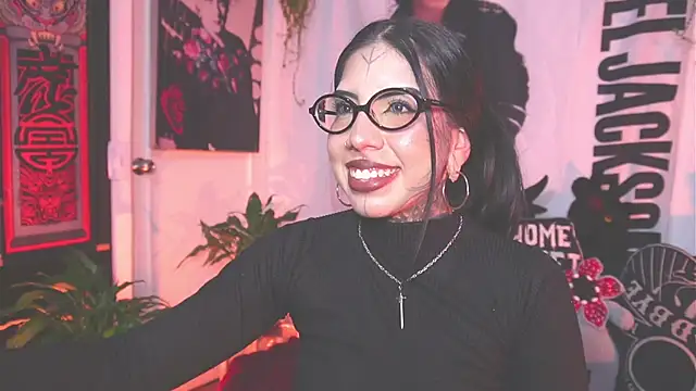 Snapshot of Dalia_Vorhees chatting on 04.25.26 Dalia Vorhees online show from 04.25.26