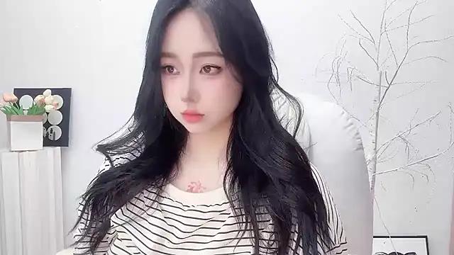 Love-hanzaizai718 online show from 12.17.25