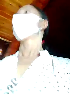 Snapshot of TRIEUTRIEU20 chatting on 10.28.25 TRIEUTRIEU20 online show from 10.28.25