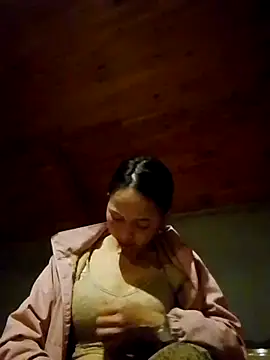 Snapshot of TRIEUTRIEU20 chatting on 10.31.25 TRIEUTRIEU20 online show from 10.31.25