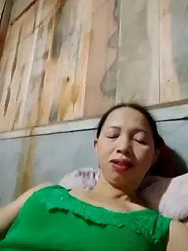 Snapshot of TRIEUTRIEU20 chatting on 11.04.25 TRIEUTRIEU20 online show from 11.04.25