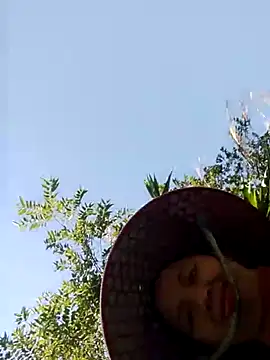 Snapshot of TRIEUTRIEU20 chatting on 11.30.25 TRIEUTRIEU20 online show from 11.30.25