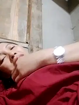 Snapshot of TRIEUTRIEU20 chatting on 12.02.25 TRIEUTRIEU20 online show from 12.02.25