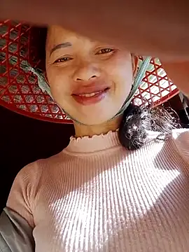 Snapshot of TRIEUTRIEU20 chatting on 12.19.25 TRIEUTRIEU20 online show from 12.19.25