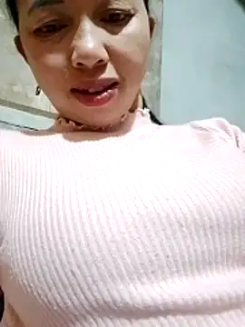 Snapshot of TRIEUTRIEU20 chatting on 12.22.25 TRIEUTRIEU20 online show from 12.22.25