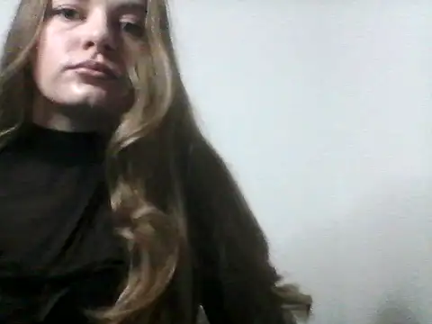 Snapshot of EllaMoonlight chatting on 11.19.25 EllaMoonlight online show from 11.19.25