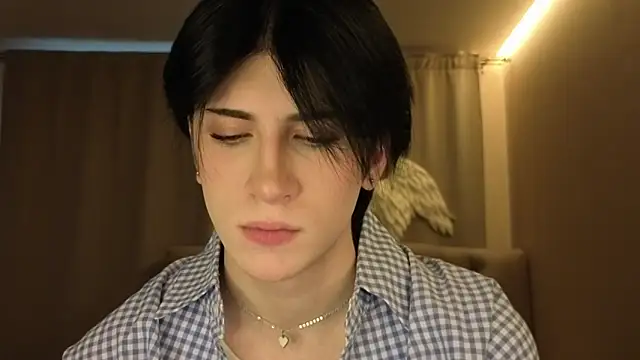 Snapshot of Oliver_star_boy_ chatting on 04.07.26 Oliver star boy online show from 04.07.26