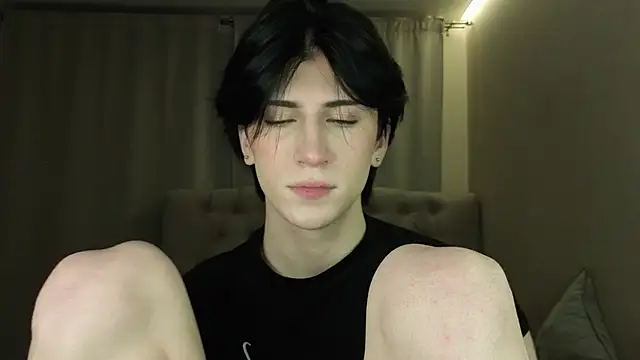 Snapshot of Oliver_star_boy_ chatting on 04.16.26 Oliver star boy online show from 04.16.26