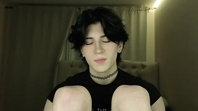Snapshot of Oliver_star_boy_ chatting on 04.18.26 Oliver star boy online show from 04.18.26