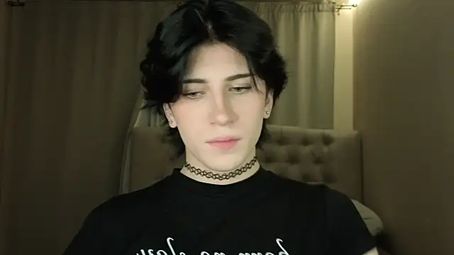 Snapshot of Oliver_star_boy_ chatting on 04.18.26 Oliver star boy online show from 04.18.26