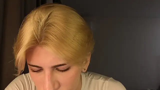 Snapshot of Oliver_star_boy_ chatting on 05.07.26 Oliver star boy online show from 05.07.26