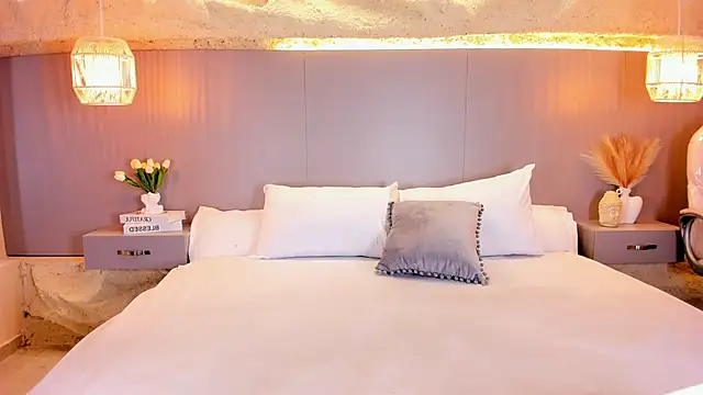 Snapshot of AmyColman_ chatting on 04.10.26 AmyColman online show from 04.10.26