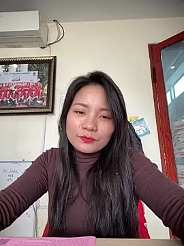 Bee Yellow00 online show from 03.12.26