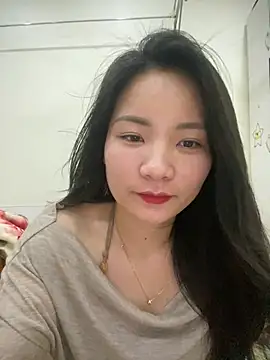 Bee Yellow00 online show from 03.23.26