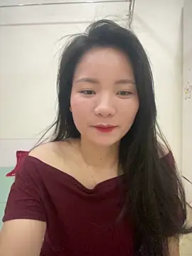 Bee Yellow00 online show from 03.31.26