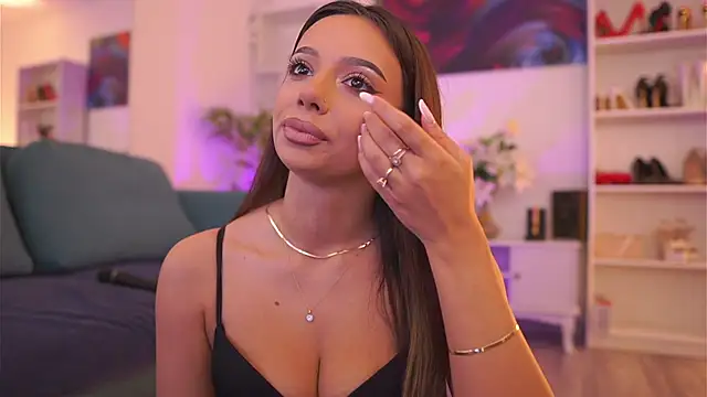 Aisha Bee online show from 02.02.26