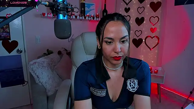 VenusIsLove  online show from 02.12.25