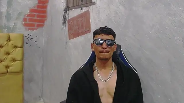 SavageLover  online show from 12.21.25