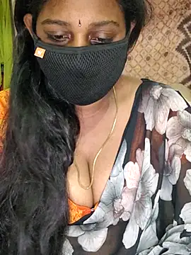 Snapshot of sivashree chatting on 06.14.26 sivashree online show from 06.14.26