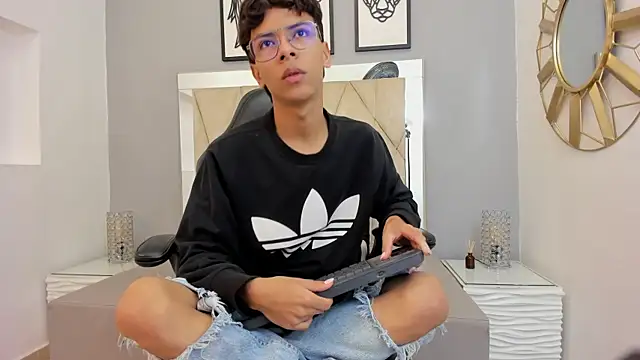 adams bobby online show from 12.04.25