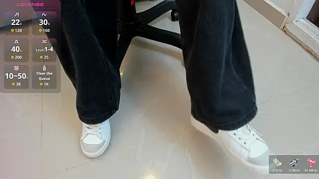 Snapshot of adams_bobby chatting on 05.15.26 adams bobby online show from 05.15.26