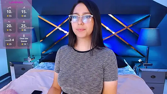 Snapshot of LexyBlaze_ chatting on 04.12.26 LexyBlaze online show from 04.12.26