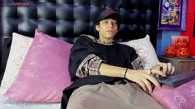 Snapshot of Khalid16_ chatting on 11.03.25 Khalid16 online show from 11.03.25