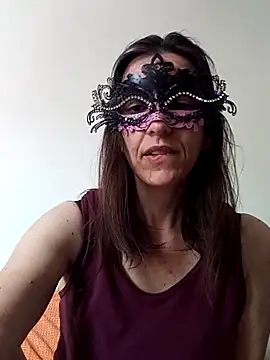 Snapshot of MissMonella85 chatting on 06.05.26 MissMonella85 online show from 06.05.26