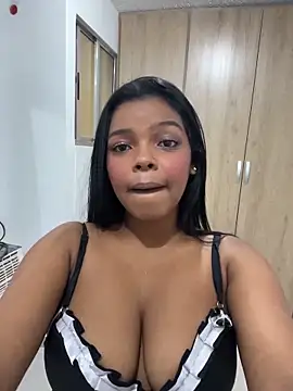 Snapshot of Cloe_stom chatting on 10.25.25 Cloe stom online show from 10.25.25