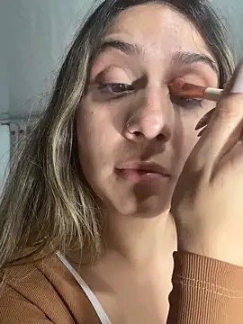 Snapshot of sarah_honey__ chatting on 10.27.25 sarah honey   online show from 10.27.25