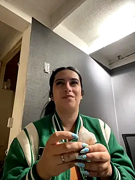 Kloe Novoa online show from 11.17.25