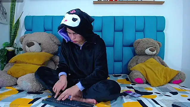 Hot Boys Latinos X online show from 03.20.26