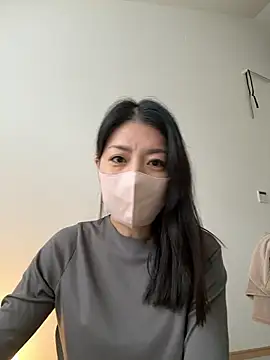 Snapshot of akimix_xoxo chatting on 11.18.25 akimix xoxo online show from 11.18.25