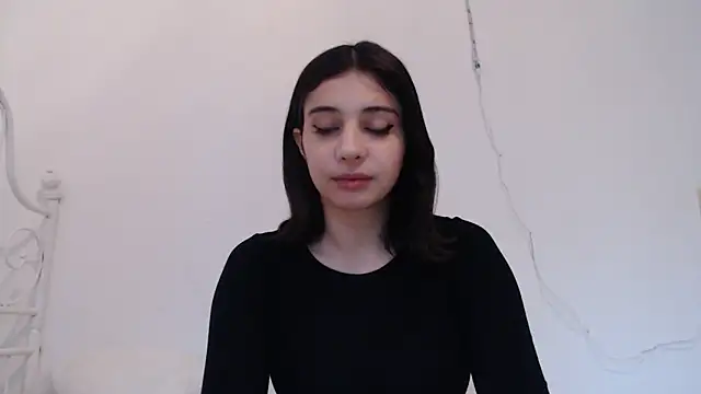 Snapshot of bellefleurrr chatting on 04.27.26 bellefleurrr online show from 04.27.26