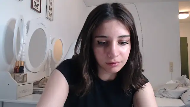 Snapshot of bellefleurrr chatting on 06.01.26 bellefleurrr online show from 06.01.26