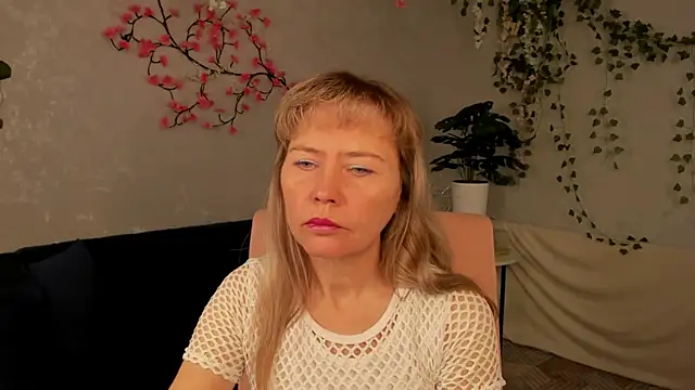 Carla Vogue online show from 11.17.25