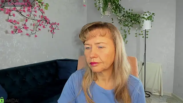 Carla Vogue online show from 11.28.25