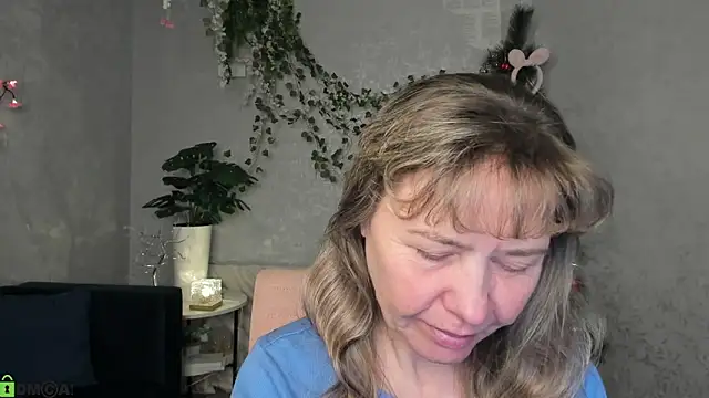 Carla Vogue online show from 12.14.25