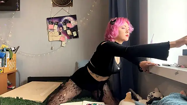 FeoSkev online show from 10.25.25