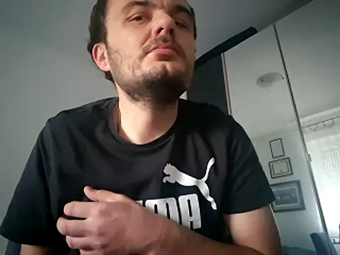 Snapshot of domymatteo69 chatting on 10.31.25 domymatteo69 online show from 10.31.25