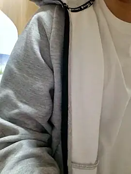 Snapshot of yuta_00 chatting on 04.05.26 yuta 00 online show from 04.05.26
