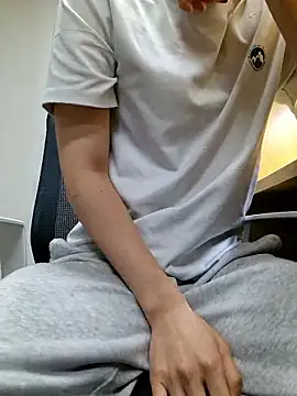 Snapshot of yuta_00 chatting on 05.04.26 yuta 00 online show from 05.04.26