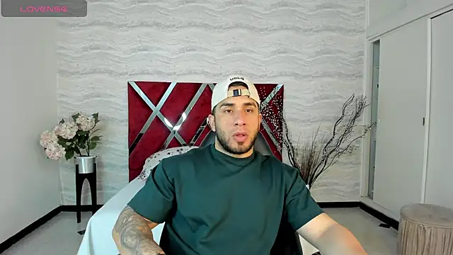 Snapshot of Denver_lux chatting on 10.29.25 Denver lux online show from 10.29.25